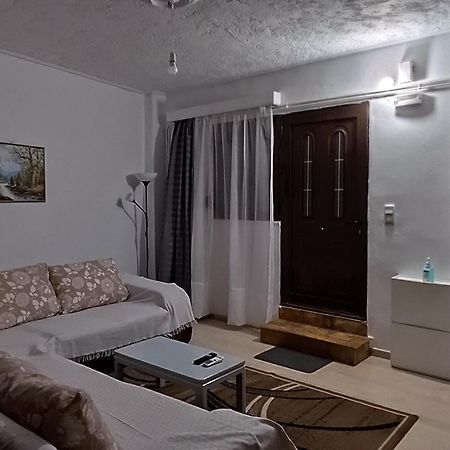 Ευρύχωρο Και Άνετο Διαμέρισμα Στην Ιτέα Joanna'S Apartment Kirra Buitenkant foto