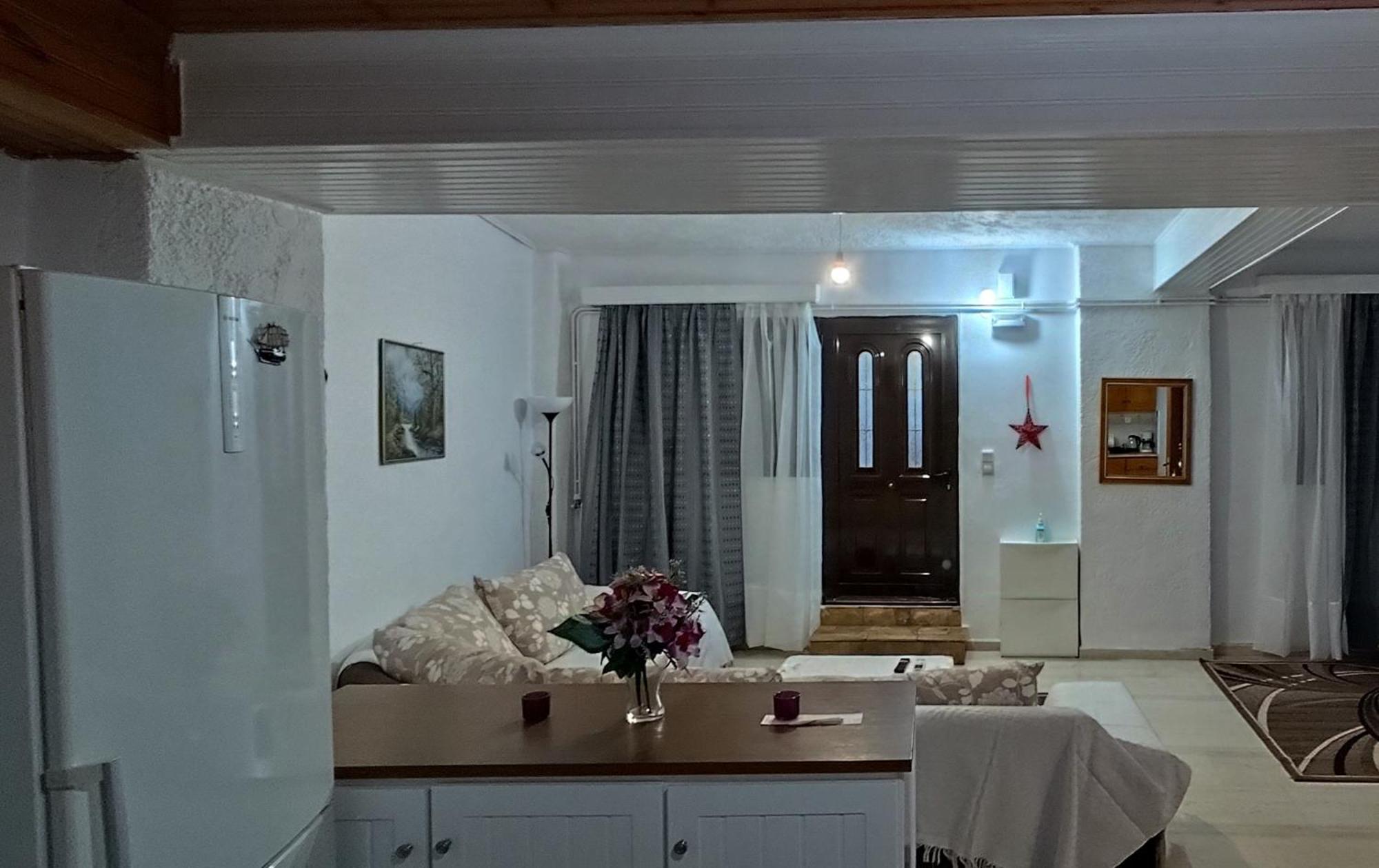 Ευρύχωρο Και Άνετο Διαμέρισμα Στην Ιτέα Joanna'S Apartment Kirra Buitenkant foto