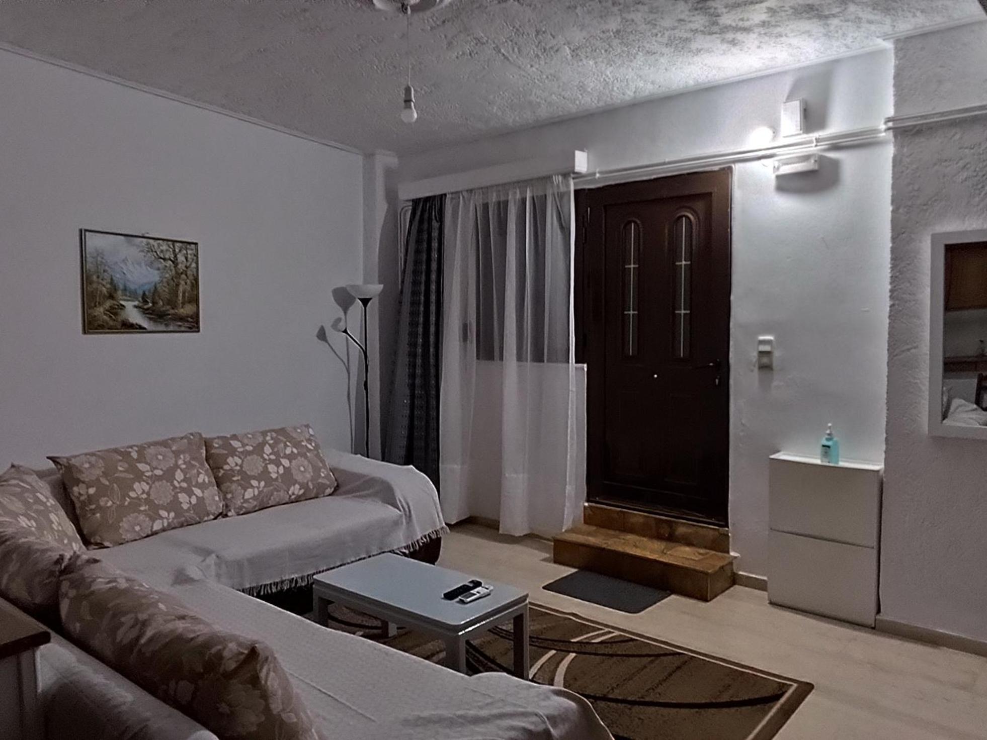 Ευρύχωρο Και Άνετο Διαμέρισμα Στην Ιτέα Joanna'S Apartment Kirra Buitenkant foto